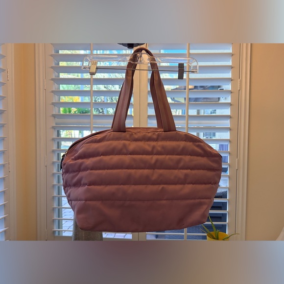 Victoria’s Secret Pink Quilted Tote Travel Weekender Gym Logo Duffel Bag - Picture 16 of 17